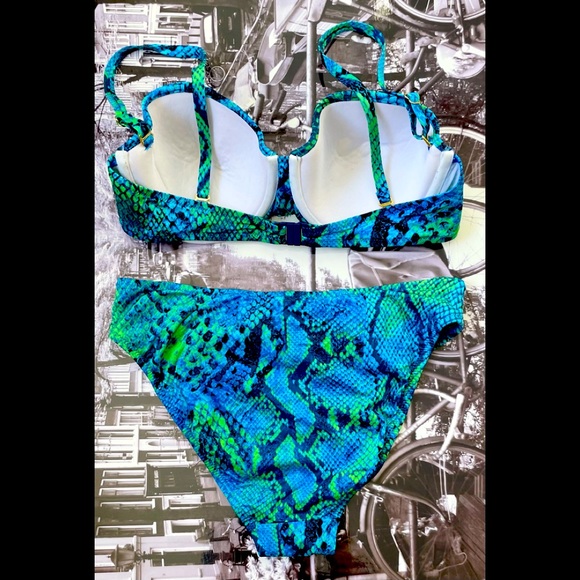 GTX Bikini, beautiful snake print - Picture 2 of 4